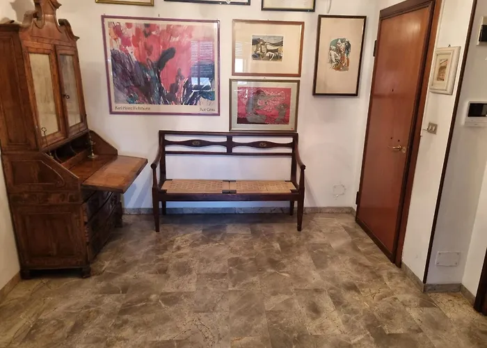 99 Tourist House Lame 112