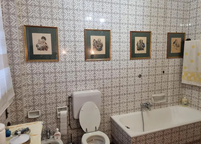 99 Tourist House Lame 112 *