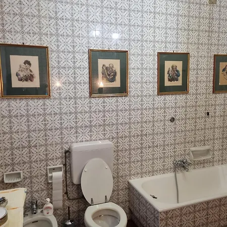 99 Tourist House Lame 112 *